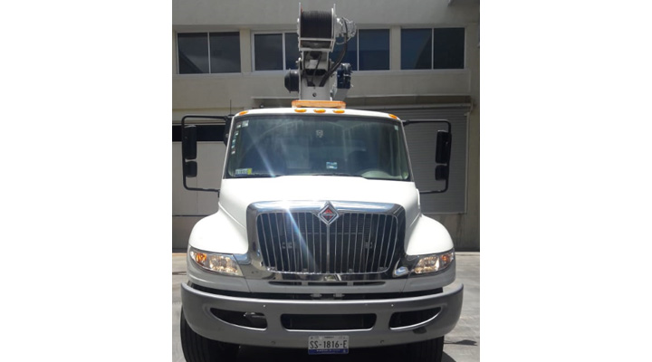 CAMION GRUA INTERNATIONAL